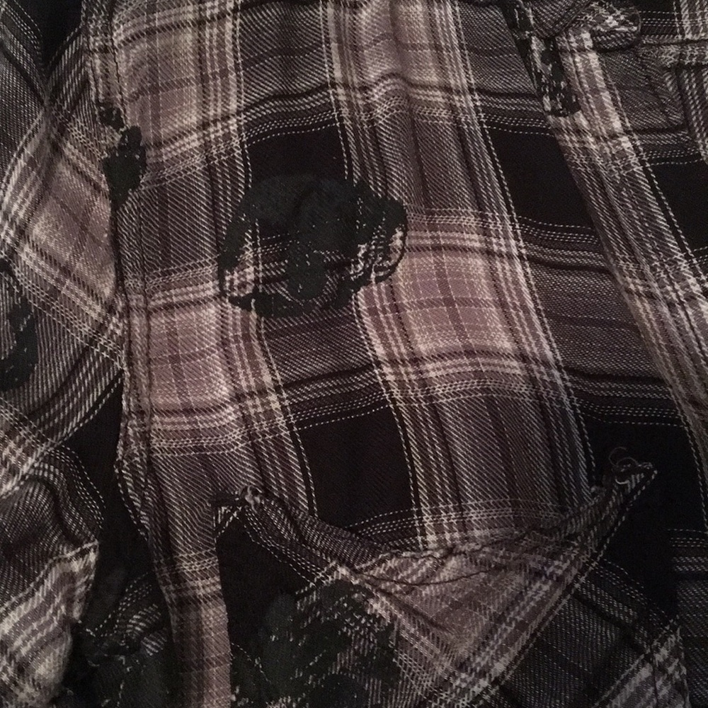 Rock and Republic plaid shirt with skulls. - Picture 4 of 4